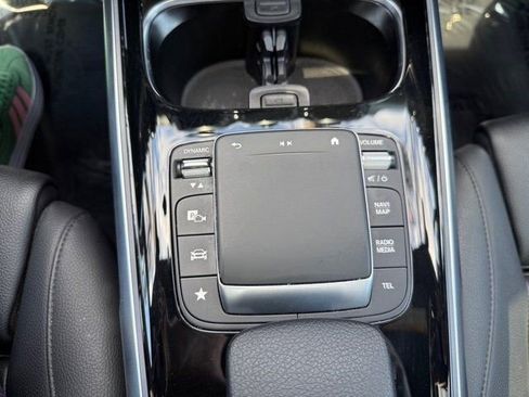 Used 2022 Mercedes-Benz GLB 250 4MATIC w/ Premium Package Lite image 26