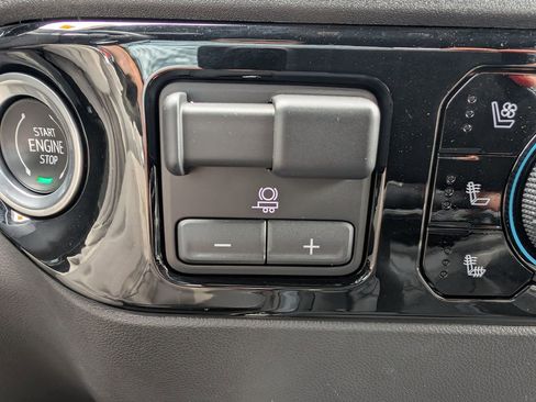 Used 2024 Chevrolet Silverado 1500 ZR2 AWD/4WD image 27