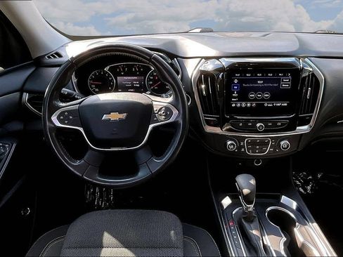 Used 2021 Chevrolet Traverse LT FWD image 9
