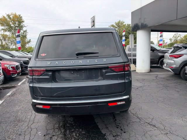 Used 2024 Jeep Wagoneer 4WD w/ Premium Group I image 5