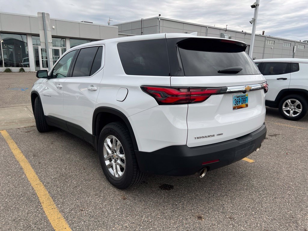 Used 2022 Chevrolet Traverse LS AWD/4WD image 4