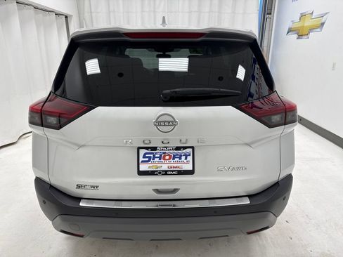Used 2023 Nissan Rogue SV image 5