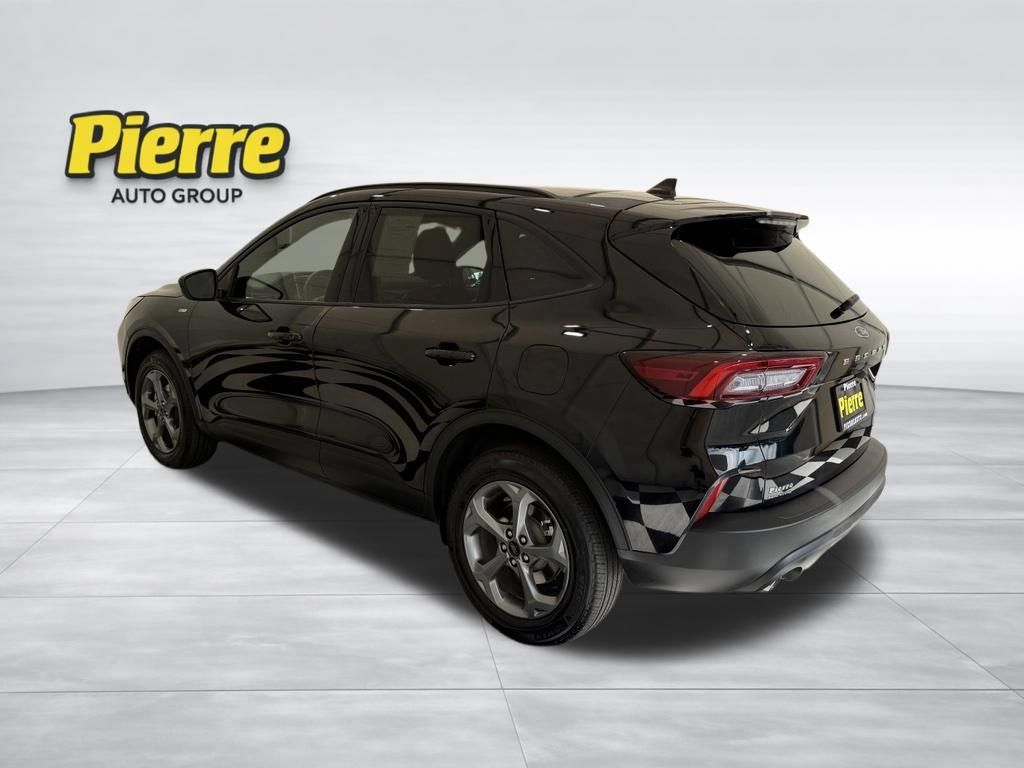 Used 2025 Ford Escape ST-Line Select AWD/4WD image 2