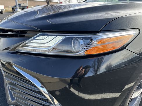 Certified 2022 Toyota Camry XLE image 6