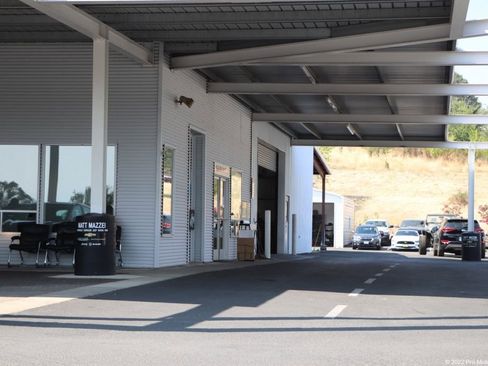 Used 2025 Toyota Camry SE FWD image 41