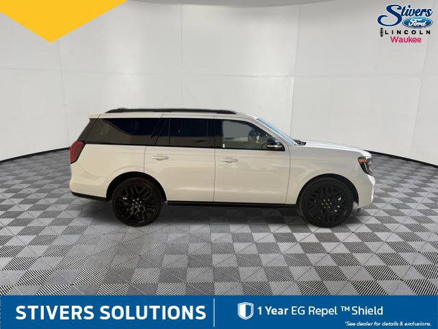 Used 2026 Ford Expedition Platinum w/ Stealth Performance Package AWD/4WD image 5