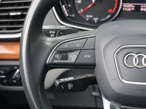 Used 2022 Audi Q5 2.0T Premium w/ Convenience Package image 18