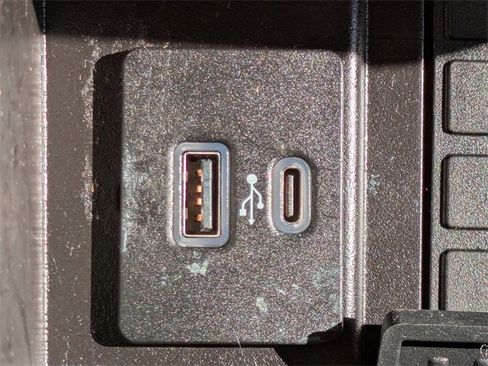 Certified 2023 Ford Expedition XLT image 23