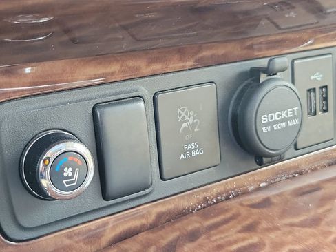 Used 2019 Nissan Armada Platinum w/ Captain's Chairs Package AWD/4WD image 34