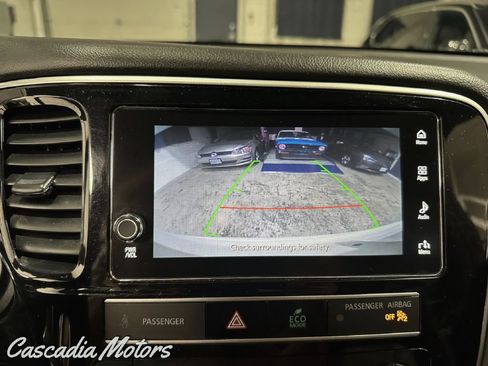 Used 2019 Mitsubishi Outlander SEL AWD/4WD image 16