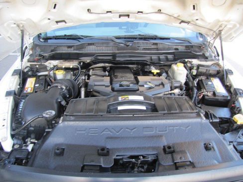 Used 2012 RAM 5500 SLT w/ Max Tow Pkg image 21