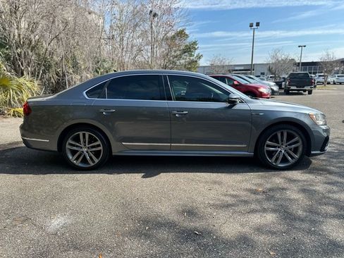 Used 2017 Volkswagen Passat 1.8T R-Line image 13