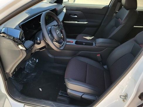 New 2025 Nissan Kicks SR w/ Illumination Package image 17