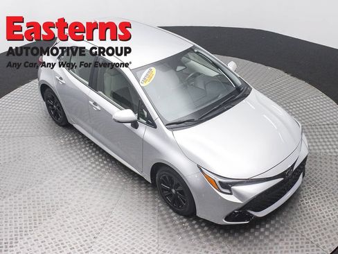 Used 2024 Toyota Corolla SE w/ SE Package FWD image 3