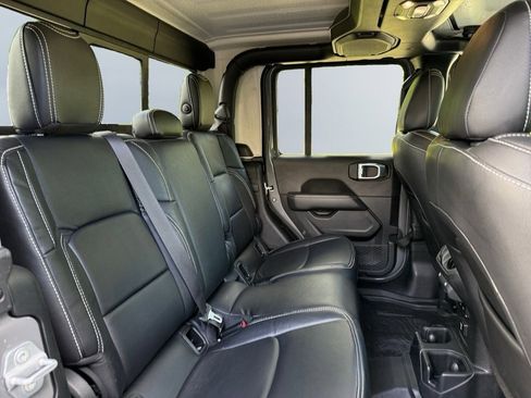 Used 2021 Jeep Gladiator Overland image 21