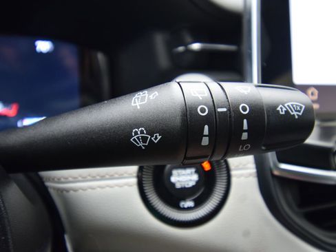 Used 2019 Jeep Compass Latitude FWD image 35
