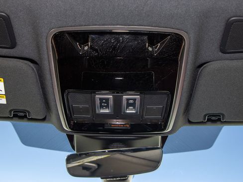 Used 2022 Land Rover Range Rover Sport HST image 25