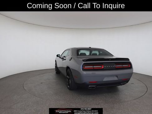 Used 2018 Dodge Challenger SXT RWD image 13