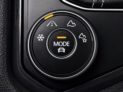 Used 2023 Volkswagen Tiguan SE R-Line AWD/4WD image 33