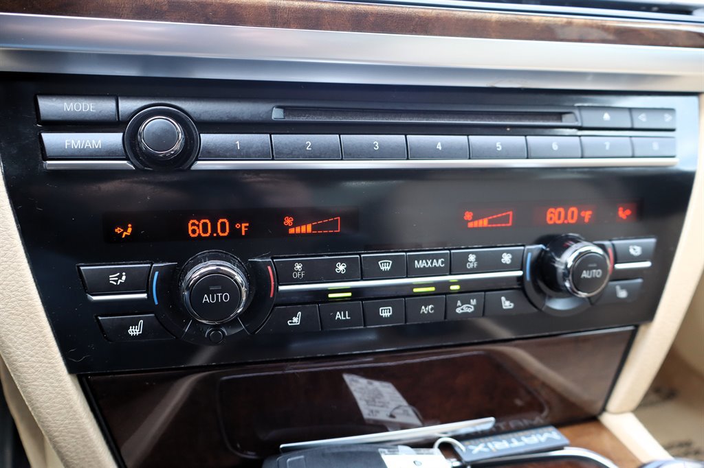 Used 2013 BMW 750i RWD image 32