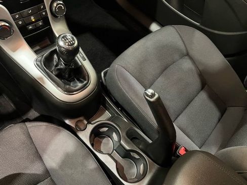 Used 2014 Chevrolet Cruze LT w/ Technology Package image 17