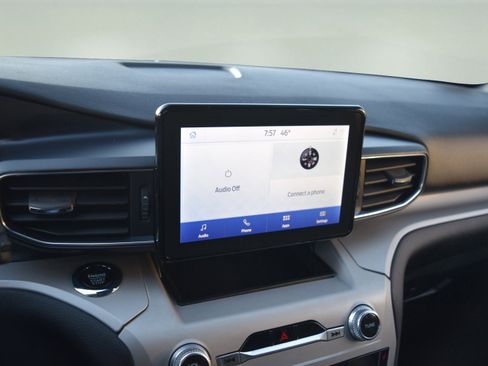 Certified 2023 Ford Explorer XLT w/ Equipment Group 202A image 14