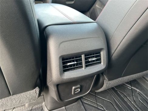 Used 2023 Chevrolet Equinox RS w/ LPO, Floor Liner Package image 20