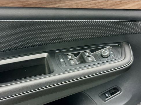 Used 2025 Volkswagen Atlas SE image 15