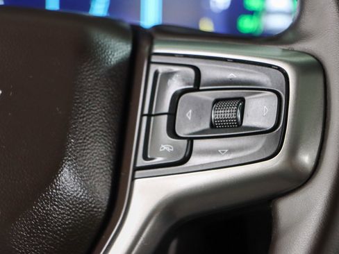 Used 2023 Chevrolet Suburban Z71 w/ Luxury Package image 15