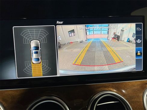 Used 2017 Mercedes-Benz E 300 4MATIC image 32