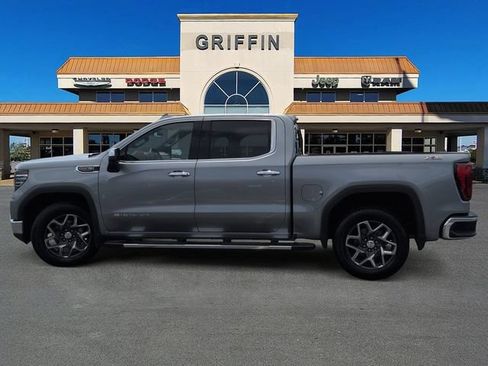 Used 2024 GMC Sierra 1500 SLT w/ SLT Premium Plus Package AWD/4WD image 10