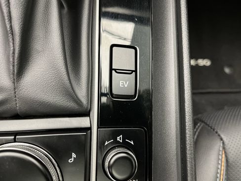 Certified 2025 MAZDA CX-50 AWD 2.5 Hybrid w/ Premium Pkg image 17