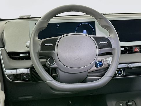 Used 2024 Hyundai Ioniq 5 SE image 18