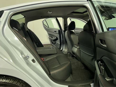 Certified 2025 Nissan Altima 2.5 SR w/ SR Premium Package image 27