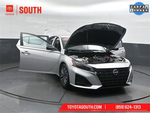 Used 2025 Nissan Altima 2.5 SV image 54
