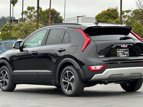 New 2026 Kia Niro EX FWD image 6