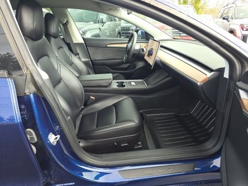 Used 2023 Tesla Model 3 Standard Range image 16