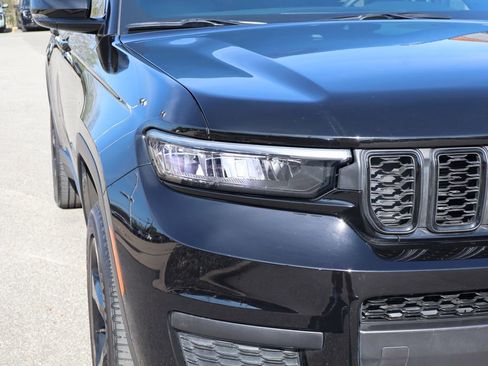 Used 2025 Jeep Grand Cherokee L Altitude AWD/4WD image 5