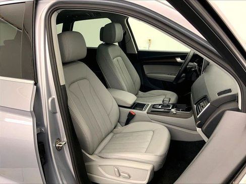 Certified 2022 Audi Q5 2.0T Premium w/ Convenience Package AWD/4WD image 17