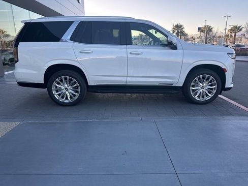 Used 2021 Cadillac Escalade Premium Luxury image 4