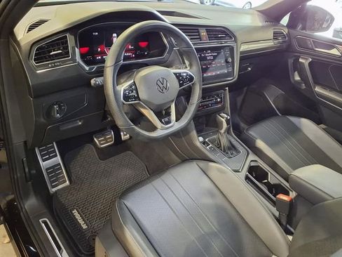Used 2023 Volkswagen Tiguan SE R-Line FWD image 4