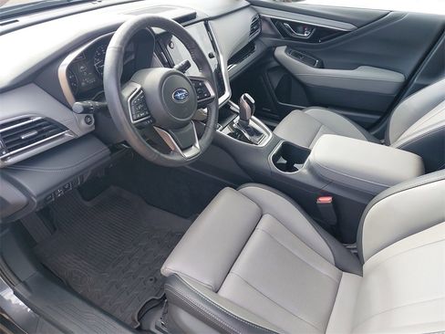 Used 2025 Subaru Outback Limited image 13