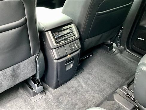Used 2025 Subaru Ascent Limited AWD/4WD image 10