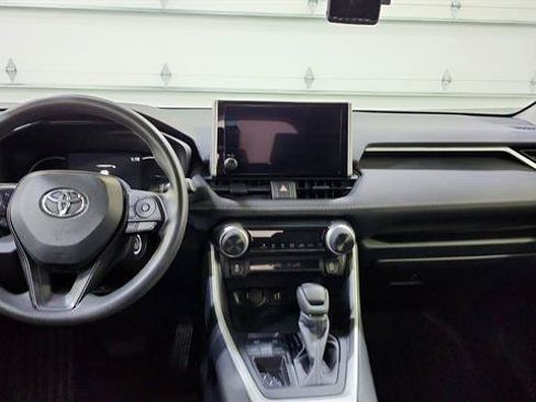 Used 2025 Toyota RAV4 LE FWD image 20