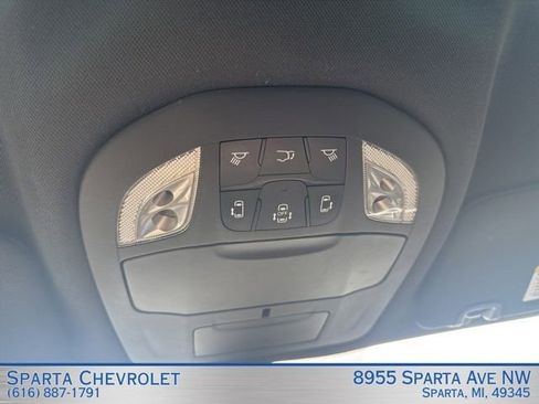 Used 2025 Chrysler Pacifica Select FWD image 21