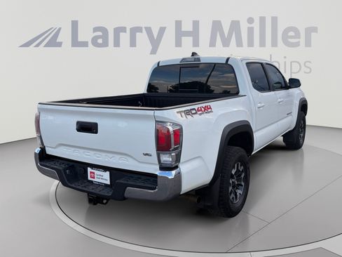 Used 2022 Toyota Tacoma TRD Off-Road AWD/4WD image 5
