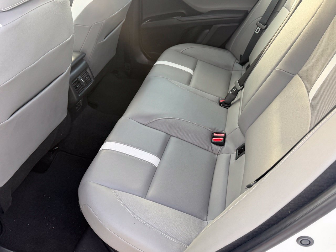 Used 2025 Toyota Camry SE w/ Convenience Package FWD image 32