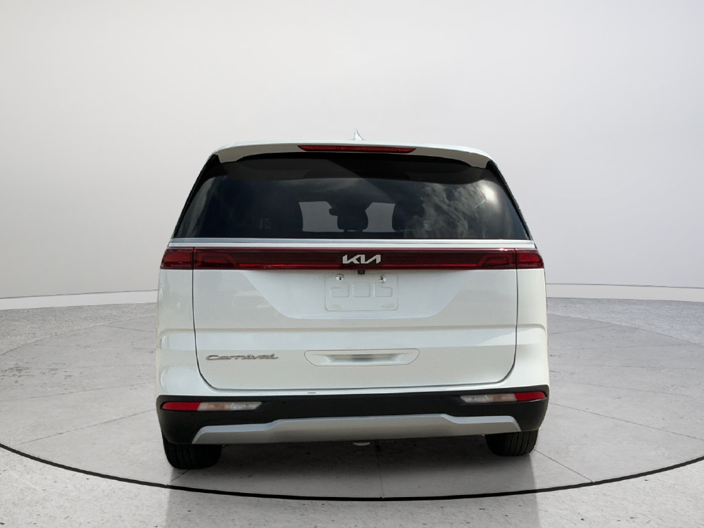 Used 2022 Kia Carnival LX FWD image 5