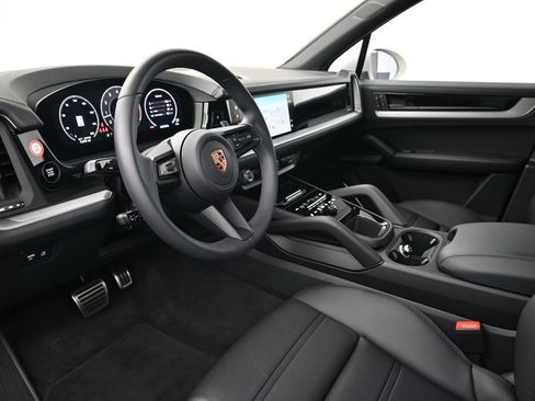 Used 2026 Porsche Cayenne S AWD/4WD image 4