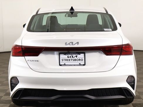Used 2024 Kia Forte LXS w/ LXS Technology Package FWD image 11